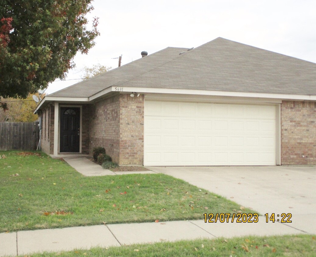 5631 Homestead Rd, Arlington, TX 76017 Townhome Rentals in Arlington
