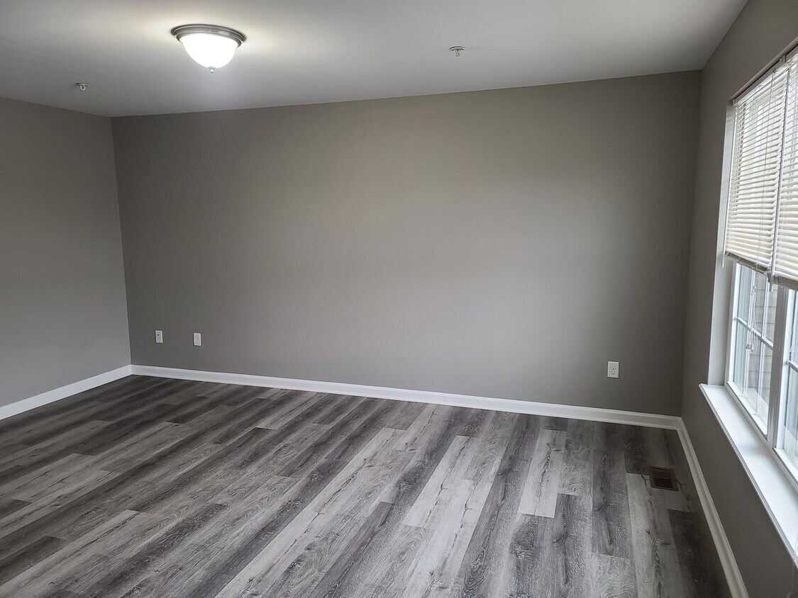 Primary Photo - 3 Bedroom 2 1/2 bath Townhome for Rent in ...