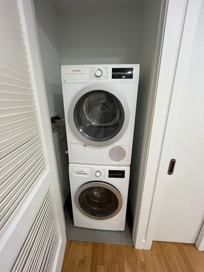 Photo du bâtiment - 230 Oak St