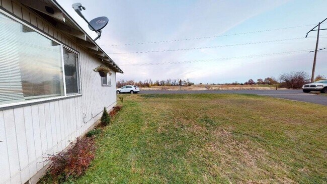 Building Photo - garrison2018