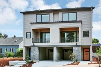 Building Photo - 5758 SE 17th Ave