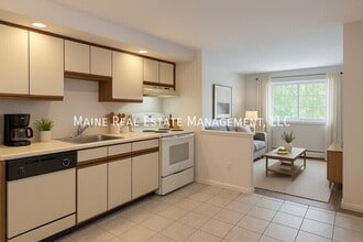 Building Photo - 20 Tall Pines Dr