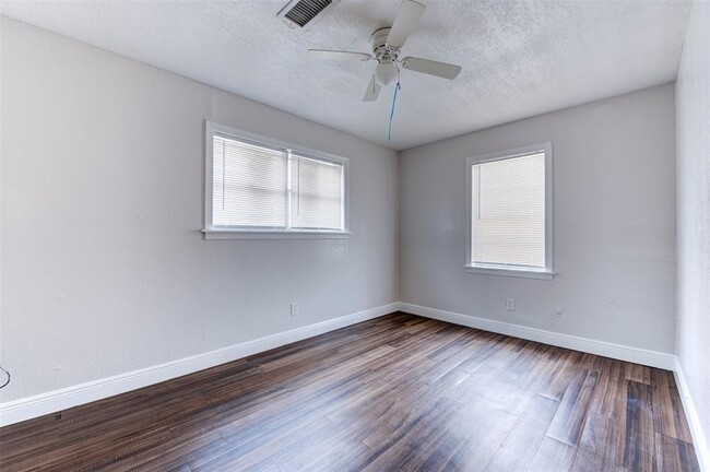 Building Photo - 1209 Cabell St