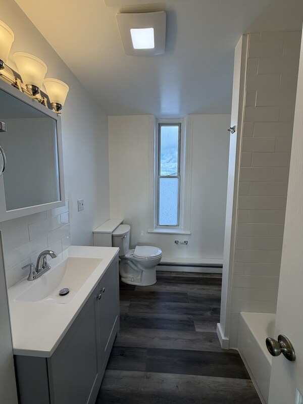 Foto del edificio - 241 Saratoga St