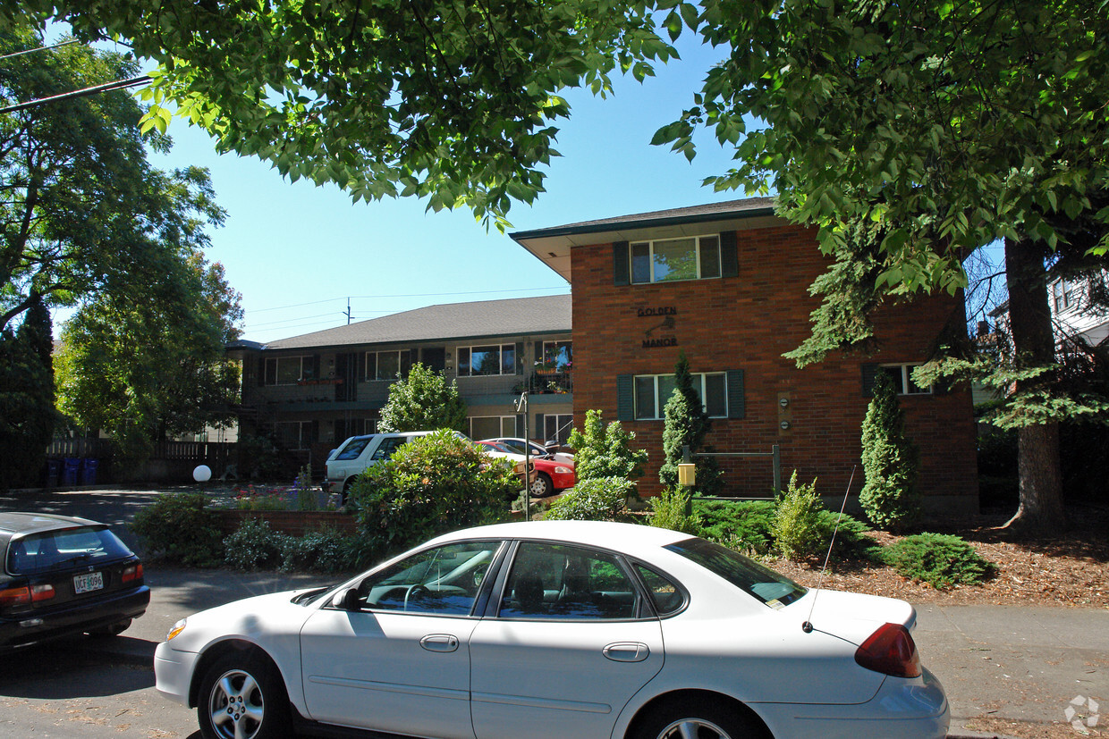 Building Photo - Golden Key Manor