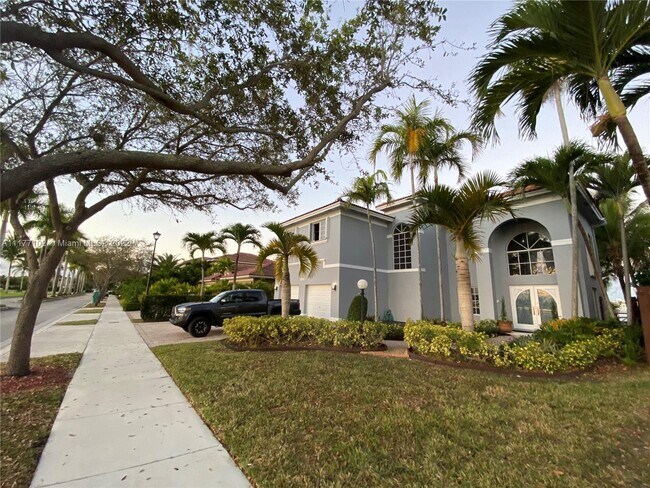 Building Photo - 13820 SW 132nd Ave