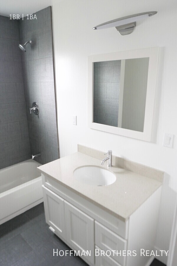 Foto del edificio - 925 1/2 W 41st Dr