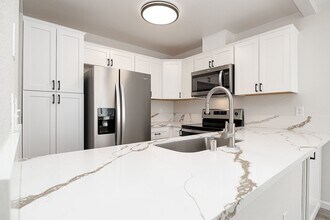 Building Photo - 3400 Sullivan Ct