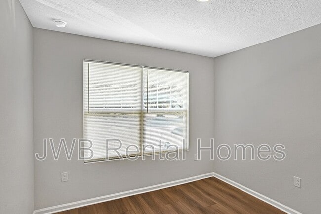 Building Photo - 2034 Commonwealth Ave