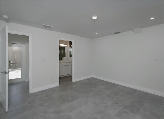 Building Photo - 310 Hibiscus St