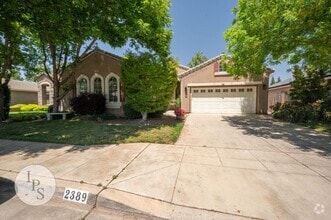 Building Photo - 2389 Prescott Ave