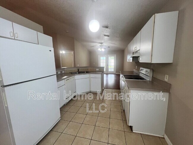 Foto del edificio - 10128 Dean Chase Blvd