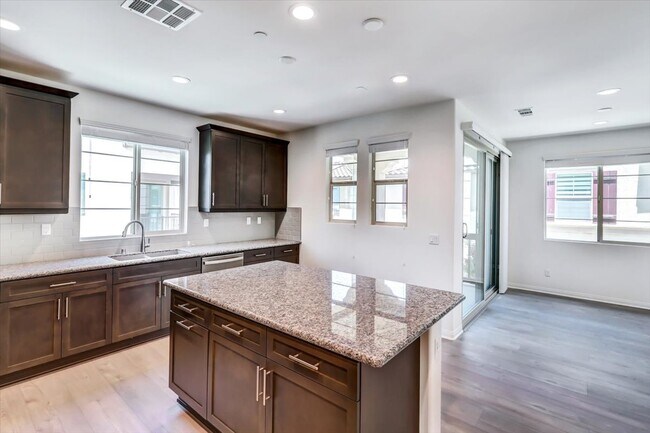 Building Photo - 7638 Channel View St