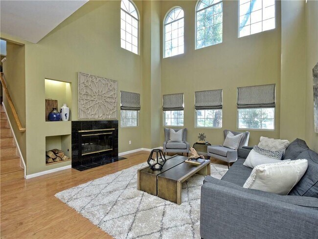 Foto del edificio - 4507 Autumnleaf Hollow