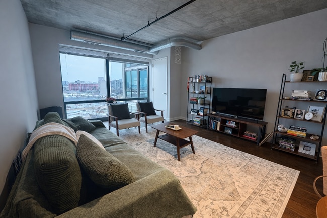 Photo - 900 S Clark St Apartment