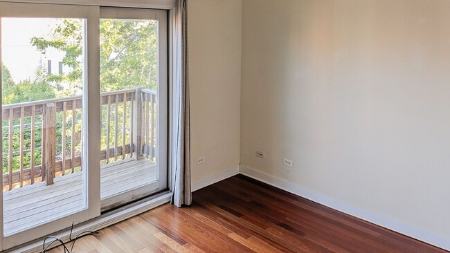 Foto del edificio - 3114 N Racine Ave