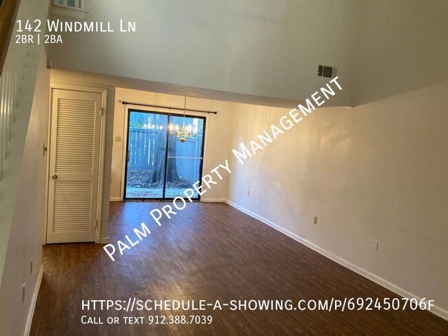 Building Photo - 2 bedroom, 1.5 Bathroom Townhome for rent!...