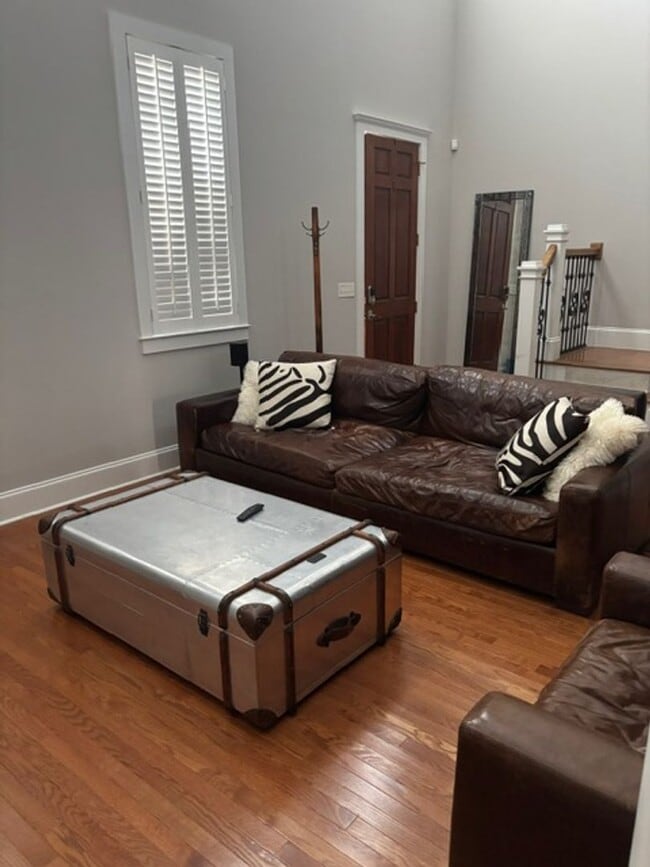 Foto del edificio - Available Now Fully Furnished Town Home in Hammonds Ferry!