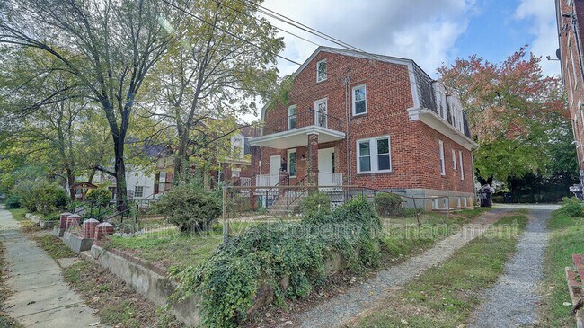 Foto del edificio - 6110 41st Ave