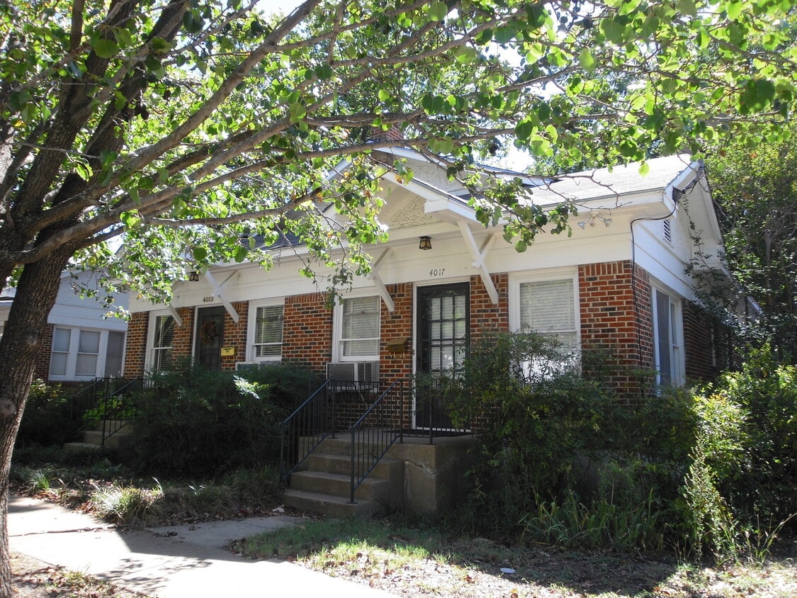 Adorable Duplex Unit Near the Arts District! - Adorable Duplex Unit Near the Arts District!