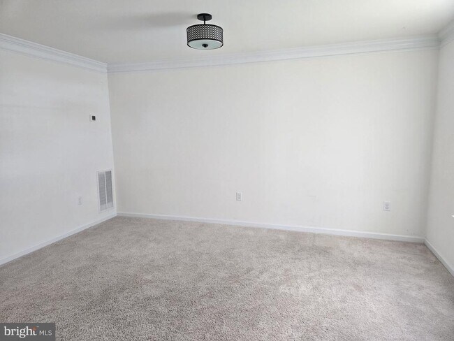 Building Photo - 5174 Lockaber Ave