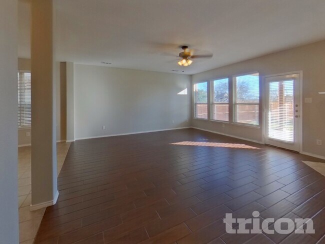 Building Photo - 10309 Bradshaw Dr