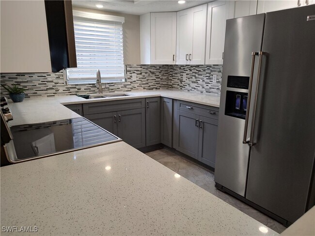 Foto del edificio - 1304 Miramar St