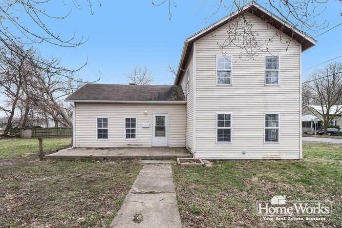 Primary Photo - 118 S Apple Rd