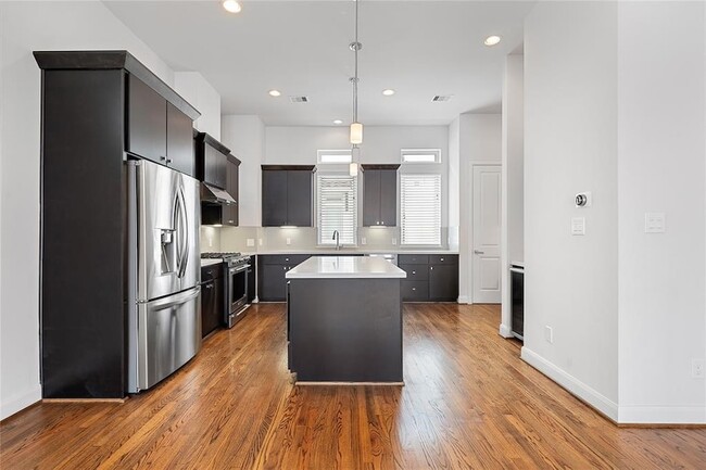 Building Photo - 4213 Schuler St