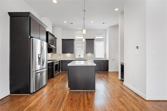 Foto del edificio - 4213 Schuler St