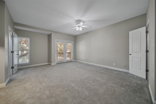 Building Photo - 2100 Tanglewilde St