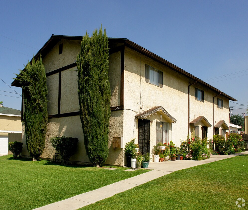 Foto principal - 1859 E Rosewood Ct