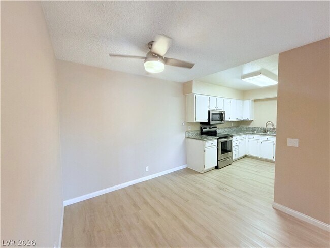 Building Photo - 3151 N Soaring Gulls Dr