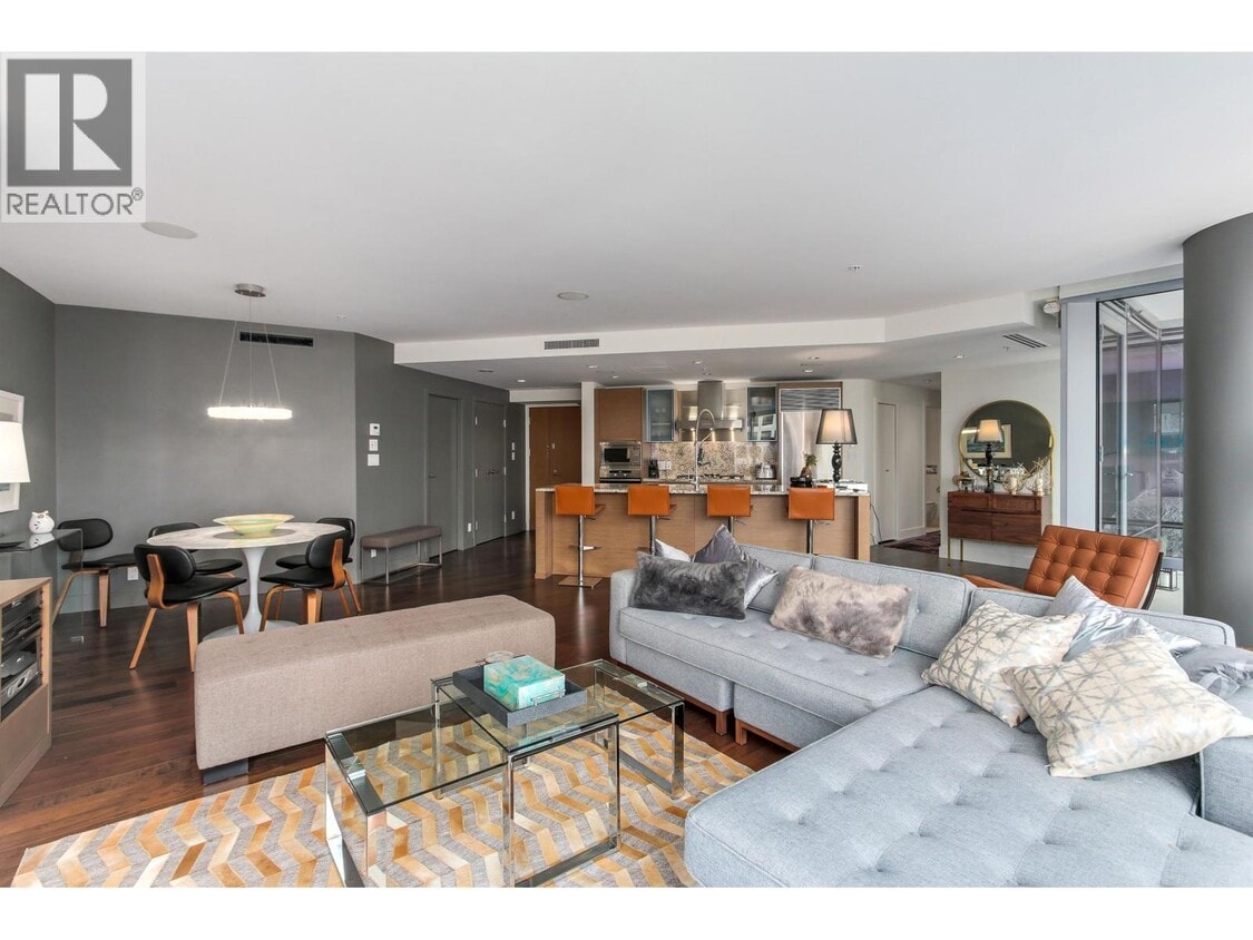 Photo principale - 1111 Alberni St