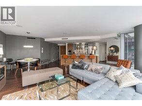 Building Photo - 1111 Alberni St