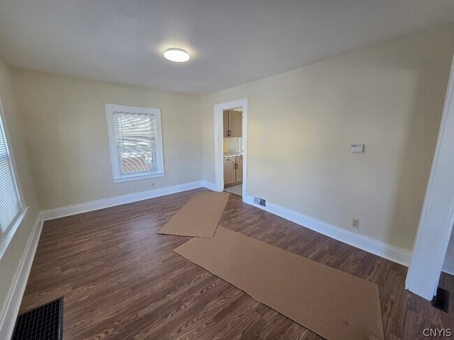 Foto del edificio - 210 N Midler Ave