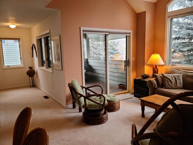 Foto del edificio - 104 Castle Peak Ln