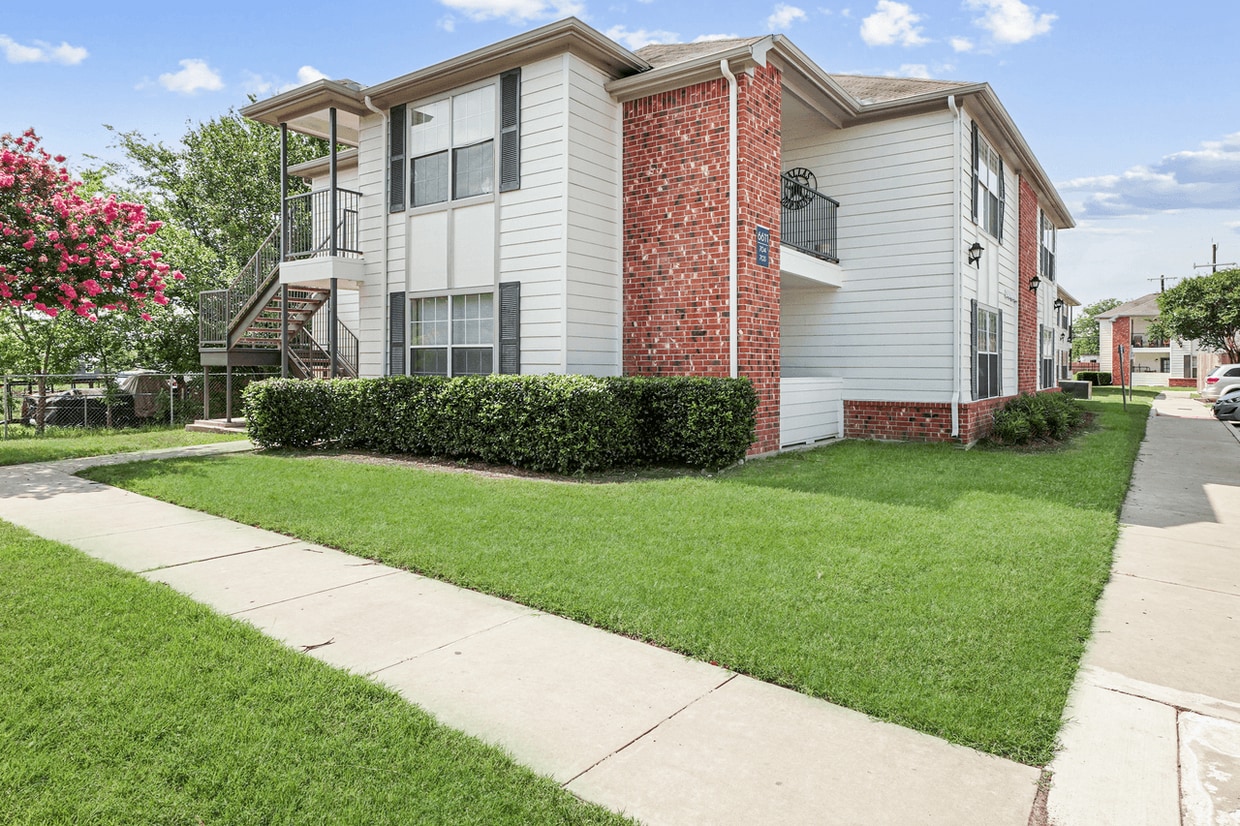 Primary Photo - Las Villas De Leon Apartments
