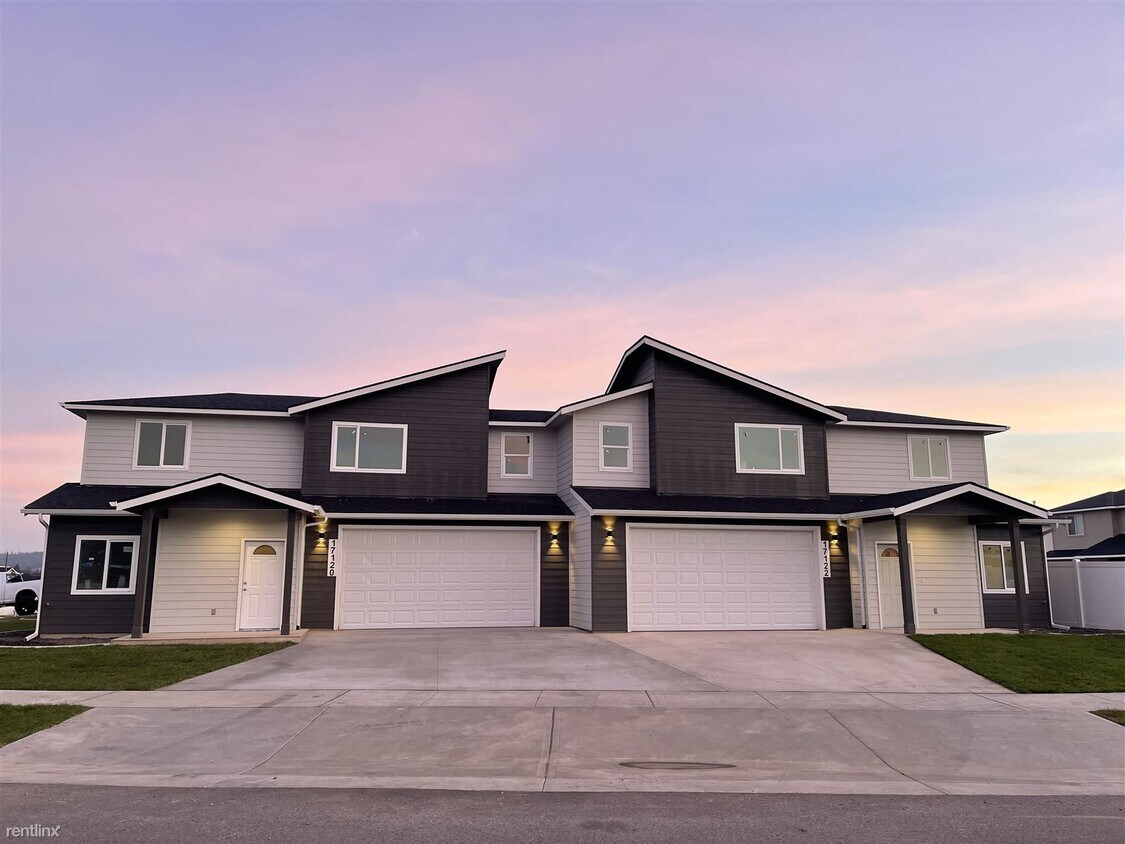 3 br, 2.5 bath Duplex 17123 East Boone A... Townhome Rentals in