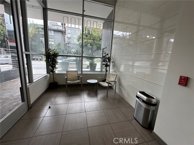 Foto del edificio - 238 S Arroyo Pkwy
