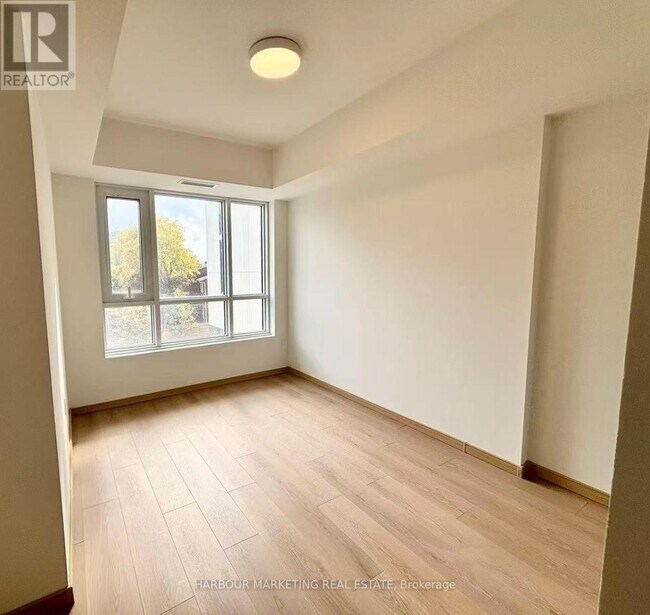 Photo du bâtiment - 3421 Sheppard Ave E