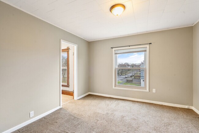 Primary Bedroom with Walk In Closet - 313 Tompkins St