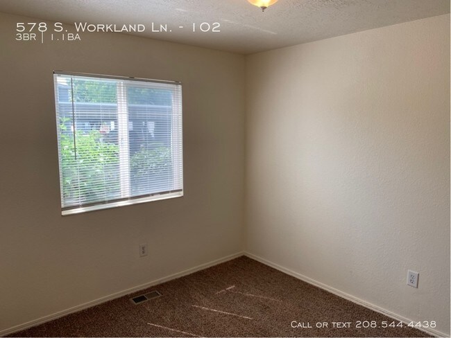 Building Photo - 578 S Workland Ln #102