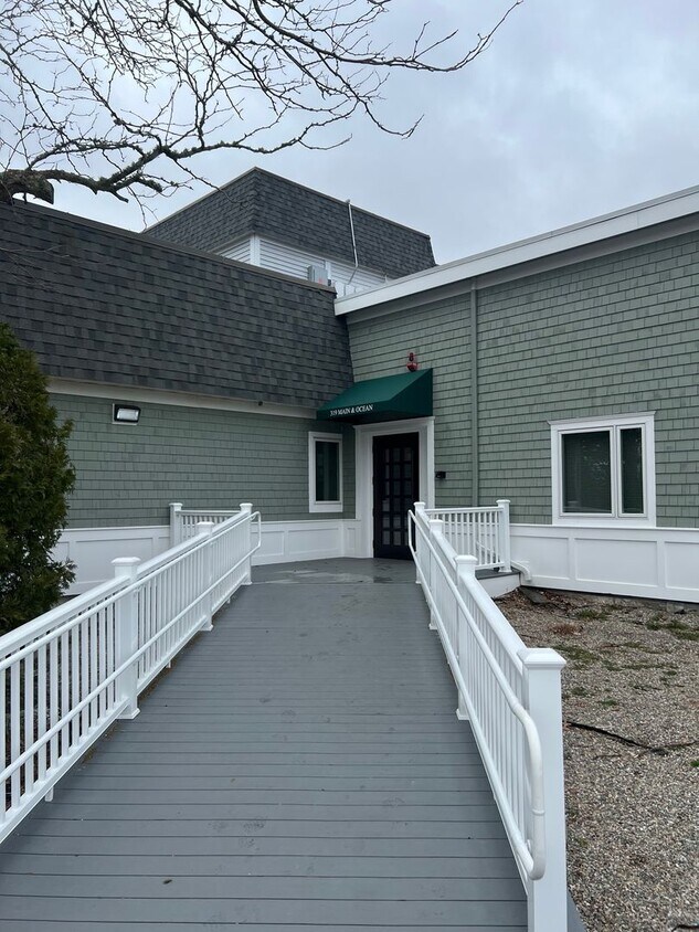 Primary Photo - Beautiful 1 bed 1 bath plus den