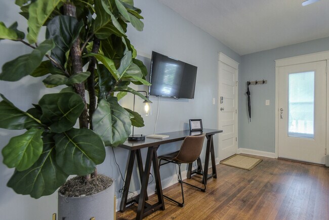 Building Photo - 2541 Cherry Street, Unit 3S