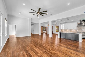 Building Photo - 17 Bellingham Ct