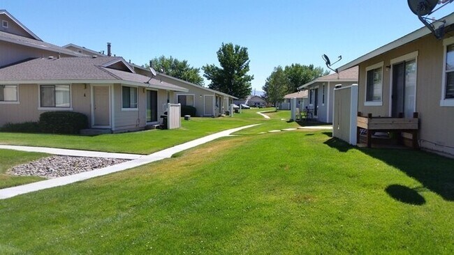 Building Photo - Townhome for Rent-Gardnerville