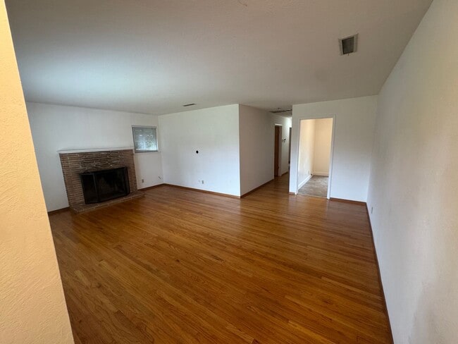 Building Photo - 4120/4122 Canby Way