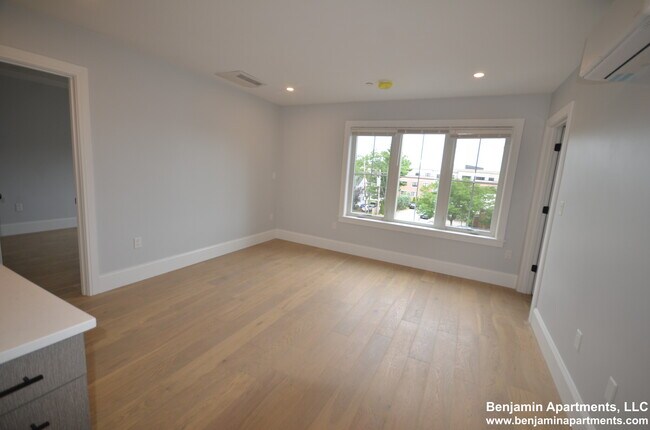 Building Photo - 418 Market St