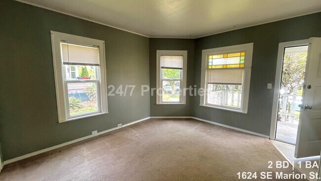 Foto del edificio - Charming 2 BD | 1 BA Duplex in Sellwood